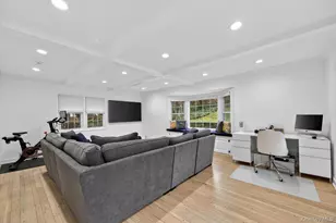 65 Circle Dr, Roslyn Heights, NY 11577 - Photo 7