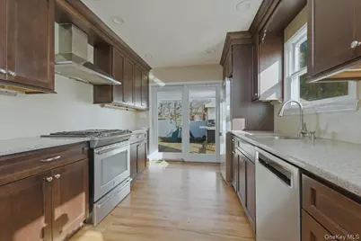 308 Moore Avenue, Oceanside, NY 11572 - Photo 5