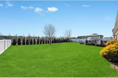 191 Flower Road, Shirley, NY 11967 - Photo 7