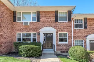 22 Madison Park, Port Washington, NY 11050 - Photo 5