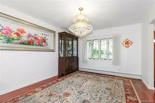 43 Elm St, Great Neck, NY 11021 - Photo 7