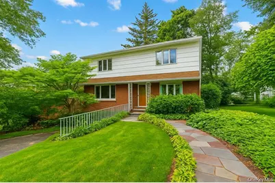 43 Elm Street, Great Neck, NY 11021 - Photo 1