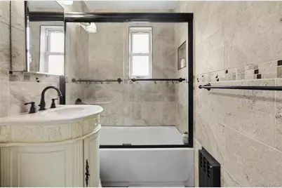 263-28 73rd Avenue #1st Fl, Glen Oaks, NY 11004 - Photo 13