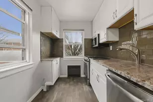 263-28 73rd Ave, Glen Oaks, NY 11004 - Photo 9