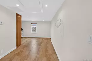 256 Royal Ave, Mineola, NY 11501 - Photo 3