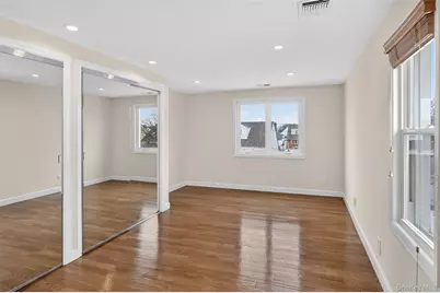 256 Royal Avenue, Mineola, NY 11501 - Photo 5