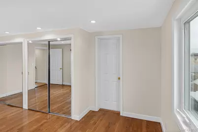 256 Royal Avenue, Mineola, NY 11501 - Photo 7