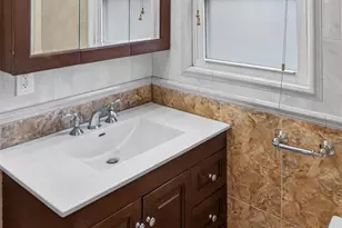 256 Royal Ave, Mineola, NY 11501 - Photo 11