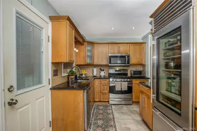 204 Franklin Avenue, Malverne, NY 11565 - Photo 19