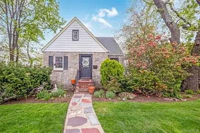 204 Franklin Avenue, Malverne, NY 11565 - Photo 3