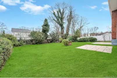 339 Avenue B, Ronkonkoma, NY 11779 - Photo 5