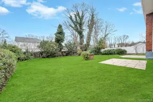 339 Avenue B, Ronkonkoma, NY 11779 - Photo 5