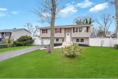 339 Avenue B, Ronkonkoma, NY 11779 - Photo 3