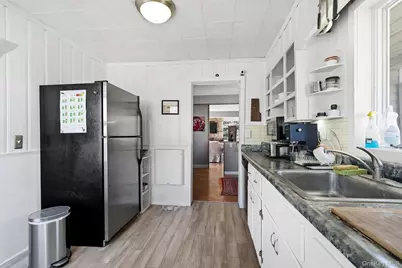 9 Cottage Grove Avenue, Thornwood, NY 10594 - Photo 9