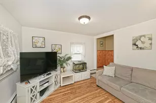 46 Cedar St, Amityville, NY 11701 - Photo 5