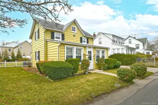 46 Cedar St, Amityville, NY 11701 - Photo 3