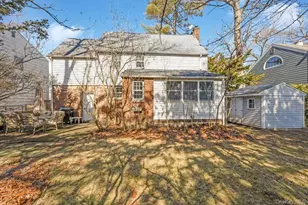 16 Margaret Blvd, Merrick, NY 11566 - Photo 13