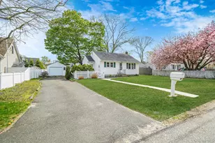 12 Virginia St, Centereach, NY 11720 - Photo 3