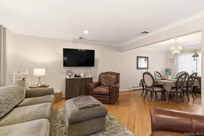 17 Westminster Lane, West Islip, NY 11795 - Photo 3