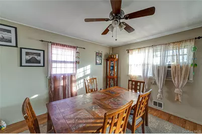 347 Atlantic Avenue, Bay Shore, NY 11706 - Photo 3