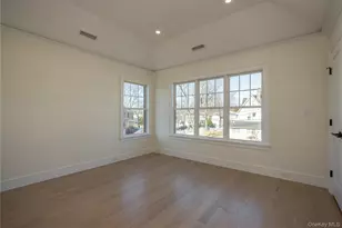 7 Victoria Ln, Yonkers, NY 10701 - Photo 13