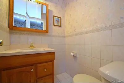 348 Town Line Road, Commack, NY 11725 - Photo 17