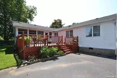 348 Town Line Road, Commack, NY 11725 - Photo 19