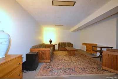 348 Town Line Road, Commack, NY 11725 - Photo 15