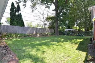 348 Town Line Rd, Commack, NY 11725 - Photo 21