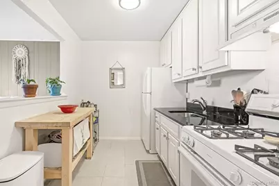 395 Westchester Avenue #6I, Port Chester, NY 10573 - Photo 13