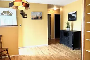 17 Windsor St, Islip, NY 11751 - Photo 3