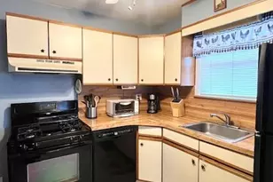 17 Windsor St, Islip, NY 11751 - Photo 7