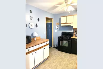 17 Windsor Street, Islip, NY 11751 - Photo 9