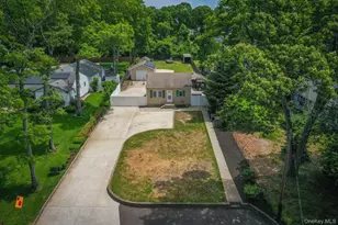 289 Magnolia Dr, Selden, NY 11784 - Photo 25