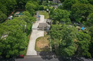 289 Magnolia Dr, Selden, NY 11784 - Photo 27