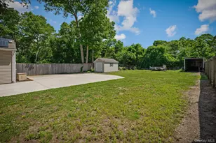 289 Magnolia Dr, Selden, NY 11784 - Photo 17