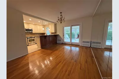 30 Tremont Street, Garden City, NY 11530 - Photo 5