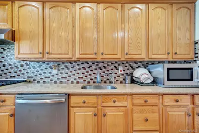 54 Cypress Avenue, Bethpage, NY 11714 - Photo 11