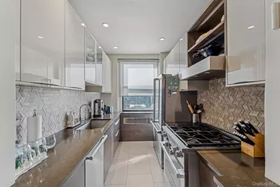 8451 Beverly Road #6R, Kew Gardens, NY 11415 - Photo 9