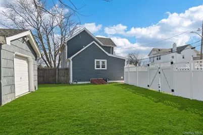 72 Waverly Avenue, Patchogue, NY 11772 - Photo 29