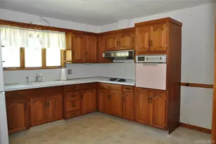 32 Fuller Ln, Hyde Park, NY 12538 - Photo 7