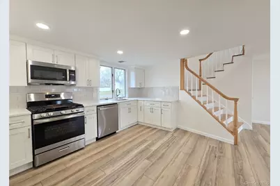 21 Possum Lane, East Setauket, NY 11733 - Photo 3