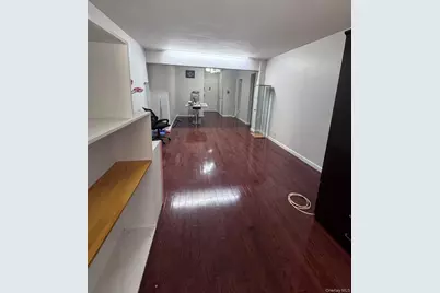 4459 Kissena Boulevard #2J, Flushing, NY 11355 - Photo 5