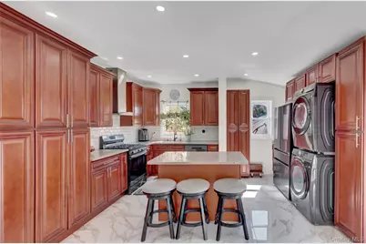 26 Hilbert Street, Hempstead, NY 11550 - Photo 7