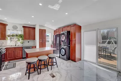 26 Hilbert Street, Hempstead, NY 11550 - Photo 9