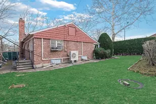 82-04 141st St, Briarwood, NY 11435 - Photo 19