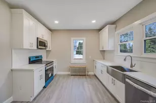 44 Elizabeth Ave, Smithtown, NY 11787 - Photo 5