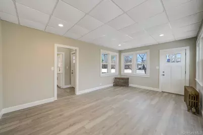 44 Elizabeth Avenue, Smithtown, NY 11787 - Photo 3