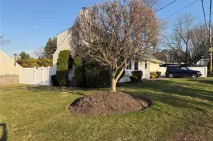 6 Thorney Ave, Huntington Station, NY 11746 - Photo 3