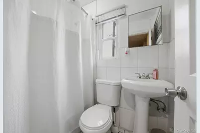 4641 Carpenter Avenue, Bronx, NY 10470 - Photo 33